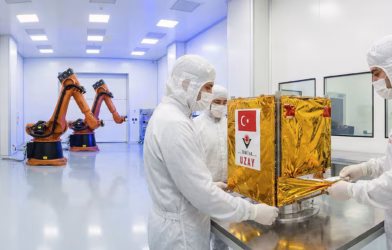türkiye uzay ekonomisi 2026 raporu uydu Üretimi, yer İstasyonları ve veri tabanlı yeni pazarlar 01